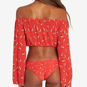 NWT Billabong Printed Cropped Bell Sleeve Top